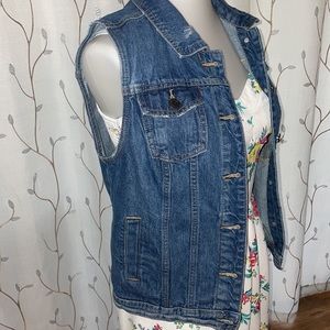 Sleeveless Jean Vest- Mossimo Size M With Pockets